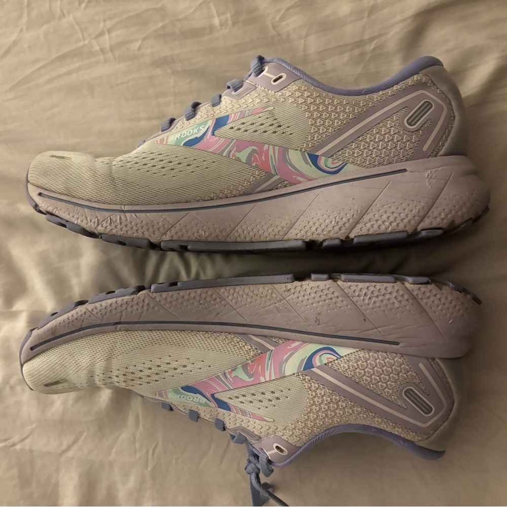 Brooks Ghost Tennis Shoes